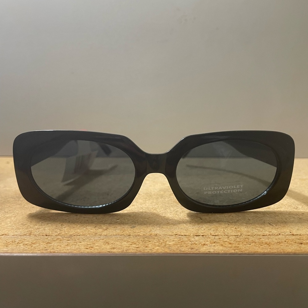 Black square frame sunglasses